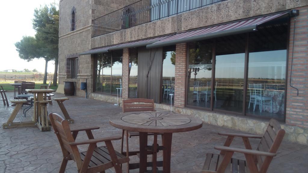 Hotel Vinedos Y Bodegas El Castillo Villarrobledo Esterno foto